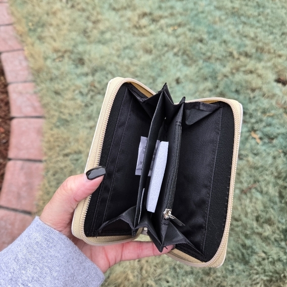 Cream TravelWristlet - Picture 5 of 10